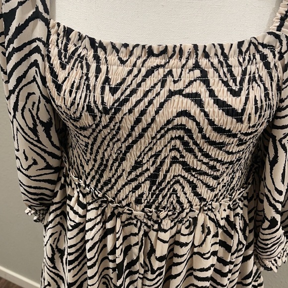 Zebra printed dress - Picture 8 of 9
